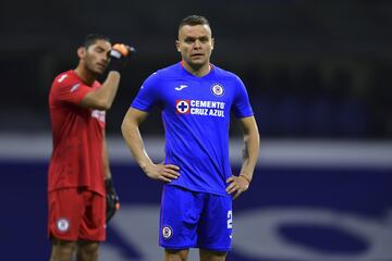 Fue pilar en la producción ofensiva de Cruz Azul, no solo por sus goles, también por el número de remates que logró, con 22 intentos ante el arco enemigo. La Máquina fue el equipo con más remates en la Fase Regular (304).
Cortesía: Liga MX