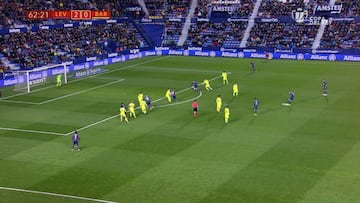 ¡Cillesen quitó la barrera en un tiro libre del Levante!