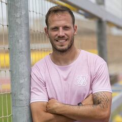 Javi Castellano: "El fútbol es secundario; hay gente que necesita los test antes que nosotros"