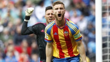 Mustafi con el Valencia.