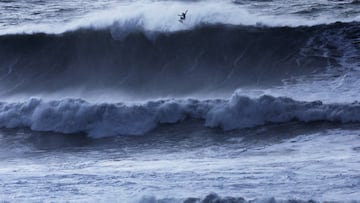 Huge waves have been battering the Californian coast as is typical in December. The weather service advises agaisnt surfing.