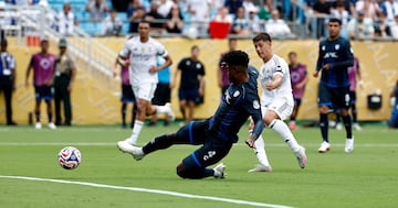 2-0. Trent Alexander-Arnold para Gonzalo Garca, que asiste a Arda Gler en el rea del Pachuca. El jugador turco dispara con la derecha, raso y cruzado, imparable para Carlos Moreno.