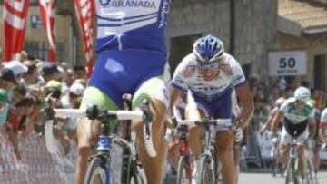 <b>INSUPERABLE. </b>Lobato entra en la meta getxotarra, esta vez en alto.