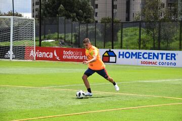 La Selección Colombia trabaja en la Sede de la Federación Colombiana de Fútbol en Bogotá con el grupo casi completo. Fabra, Borja, Mateus, Lerma y compañía se alistan para el partido de despedida, el viaje a Italia y el Mundial.