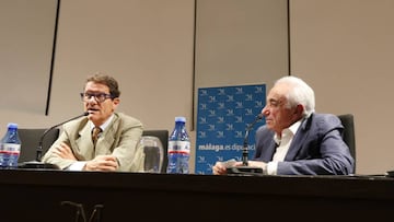 Paco Cañene durante una charla con Fabio Capello.
