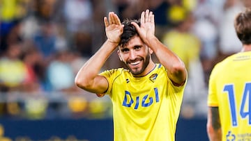 Mario Climent celebrando el 1-0 ante el Córdoba en la LXXI edición del Trofeo Carranza.