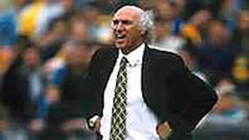 <b>SE DESHIZO EN ELOGIOS.</b> El técnico argentino del Boca Juniors, el argentino Carlos Bianchi, que formó parte de la terna de posibles sustitutos del holandés Louis Van Gaal para el Barcelona, no dudó en deshacerse en elogios con su compatriota Juan Román Riquelme.