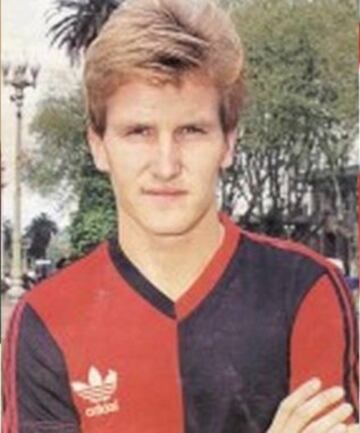 El delantero fue parte del plantel de Newell's en 1992 cuando el entrenador de los rosarinos era Marcelo Bielsa.