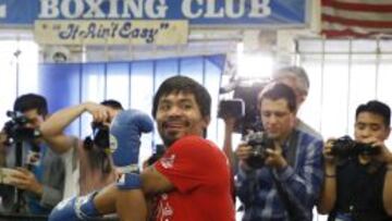 El boxeador filipino Manny Pacquiao ante los medios en la promopci&oacute;n de su combate de este s&aacute;bado ante Timothy Bradley.