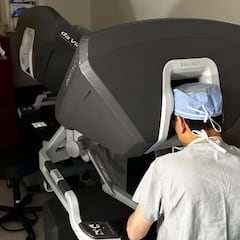 Médicos realizan en EE.UU. el primer trasplante robótico de corazón sin abrir el tórax