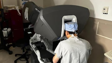 Cirujanos de Houston completaron con éxito el primer trasplante robótico de corazón en Estados Unidos en un hombre de 45 años.