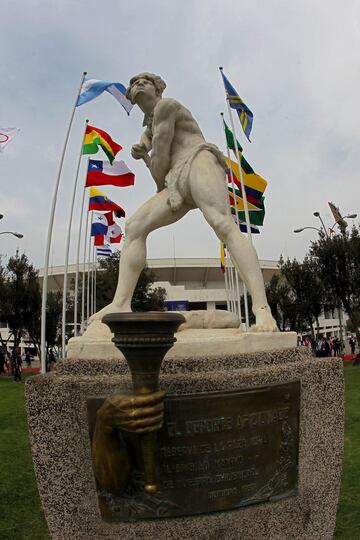 Así fue la Ceremonia de las Banderas en Santiago 2017