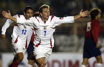 El segundo partido fue en Talca, cuando la Roja igualó 1-1 con Costa Rica. Reinaldo Navia abrió la cuenta tras asistencia de Humberto Suazo, mientras que Rolando Fonseca anotó el gol mil de la selección Tica para el empate.
