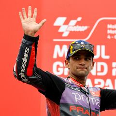 Martín: “Igual he calentado todavía más a Márquez con mi pasada”