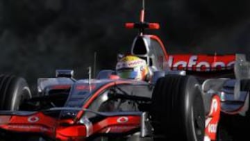 <b>A LA MODA. </b>También los McLaren, como el de Hamilton (cuarto ayer), carenan las ruedas delanteras, aunque con un deflector adicional.