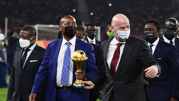 Quién es Patrice Motsepe, el empresario millonario minero dueño del Mamelodi Sundowns y presidente de la CAF