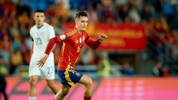 SANTA CRUZ DE TENERIFE, SPAIN - NOVEMBER 18: Marc Casado of Spain in action during the UEFA Nations League 2024/25 League A Group A4 match between Spain and Switzerland at El Heliodoro Rodriguez Lopez stadium on November 18, 2024 in Santa Cruz de Tenerife, Spain. (Photo by Gabriel Jimenez/Quality Sport Images/Getty Images)