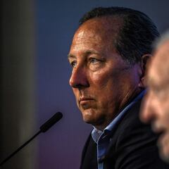 John Textor abre la puerta del Palace: “No encajamos”