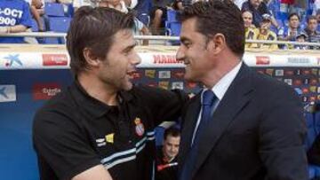 SALUDO. Pochettino y Michel se saludaron al principio del encuentro