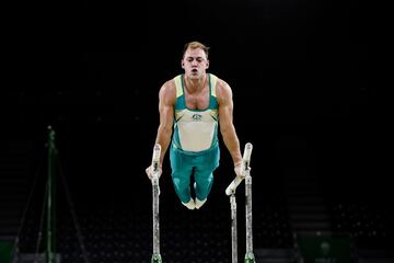 Un gimnasta australiano entrena en el Centro Deportivo Cubierto de Coomera, antes de los Juegos de la Commonwealth Gold Coast 2018