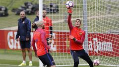 Luis Enrique abre por primera vez un entrenamiento a la prensa