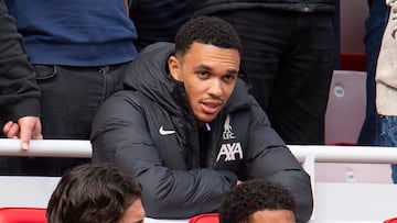 LIVERPOOL (United Kingdom), 13/04/2025.- Trent Alexander-Arnold of Liverpool on the bench during the English Premier League soccer match between Liverpool FC and West Ham United, in Liverpool, Britain, 13 April 2025. (Reino Unido) EFE/EPA/PETER POWELL EDITORIAL USE ONLY. No use with unauthorized audio, video, data, fixture lists, club/league logos, 'live' services or NFTs. Online in-match use limited to 120 images, no video emulation. No use in betting, games or single club/league/player publications.