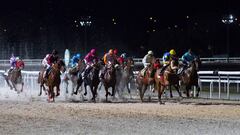 Jinetes en plena carrera en el Hip&oacute;dromo de La Zarzuela de Madrid.