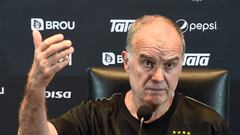 Bielsa vuelve a elogiar a Rodrigo Aguirre: “Le veo un gran futuro en la Selección”