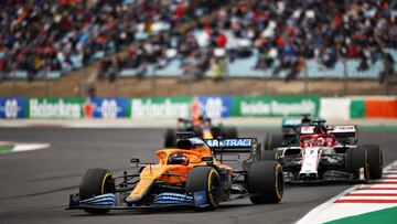 ?pico inicio en Portimao, en un asfalto deslizante. Sainz pas車 en dos vueltas del s谷ptimo al primer puesto y lider車 la carrera en unas condiciones mixtas que asustaron a los grandes. Pero, poco a poco, todo volvi車 a la normalidad. Venci車 Hamilton por delante de Bottas y Verstappen, el podio m芍s repetido de la temporada. El madrile?o fue sexto, pero lo que trascendi車 fue su comienzo sobre un firme impracticable. Al fin y al cabo, lleva los derrapes en la sangre.