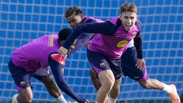 Fermín sonríe en el entrenamiento.