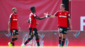 El Mallorca se aprovecha de un Espanyol deshecho