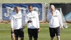 Keita, con Feghouli y Vinicius.