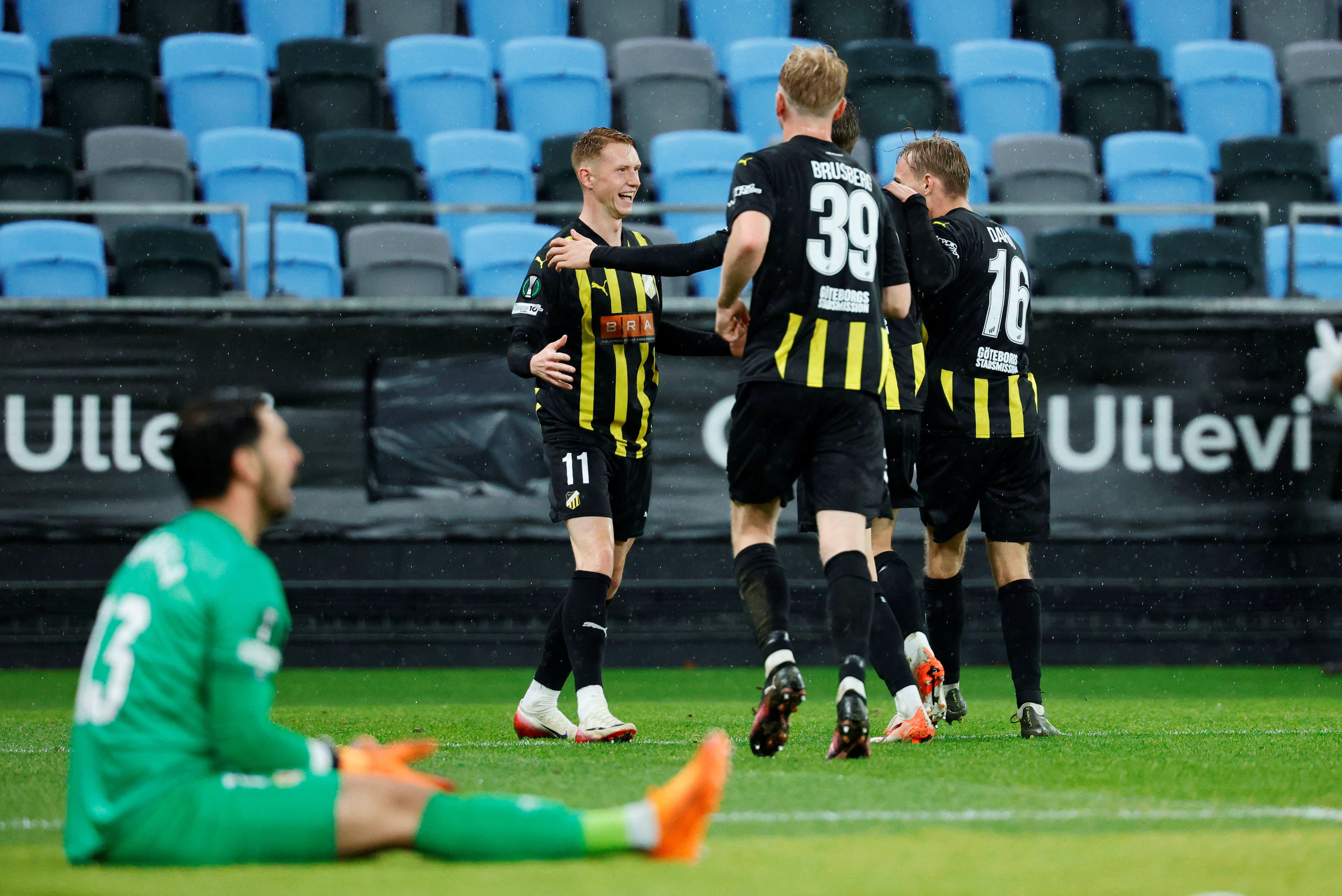 Ratiu salva una mala noche del Rayo en el minuto 102