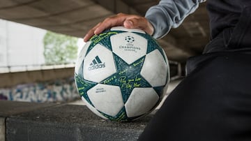 Adidas presenta el balón que rodará en la Champions League