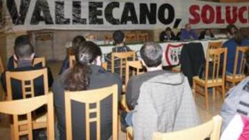 <b>COMUNICADO. </b>Gelo, portavoz de la afición rayista, explica las reivindicaciones y medidas tomadas.