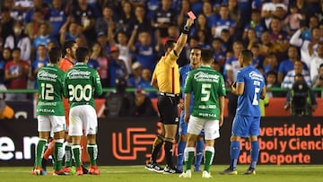 Mediante un comunicado de prensa, la FMF informó que Yoshimar Yotún deberá cumplir con un juego de sanción tras ser expulsado en la jornada 5 ante León.