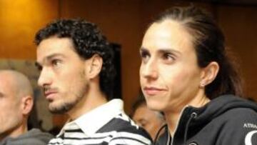 <b>CARAS LARGAS. </b>Nuria Fernández, junto a España y Martínez.