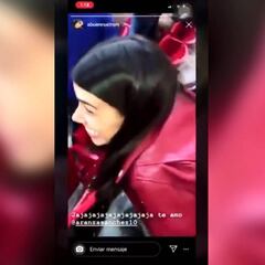 ¡Así no! Aficionada de Chivas casi provoca pelea en el Akron