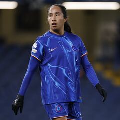 Mayra Ramírez, nominada a dos premios del mes en Inglaterra