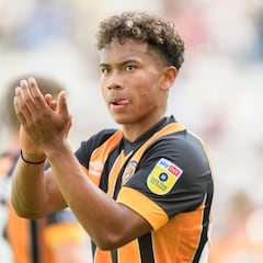 Vaughn Covil se debate entre Estados Unidos e Inglaterra