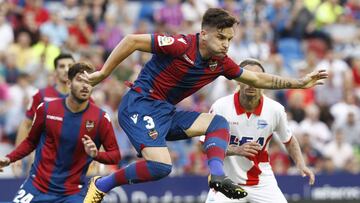 Toño, jugador del Levante, durante un partido.