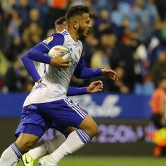 El Zaragoza y el Girona empatan en un partido grande y lleno de polémica