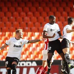 Maratón de partidos para el Valencia: rivales Champions, Europa League y Tercera