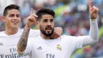 Isco celebra su gol ante el Getafe con James detrás.