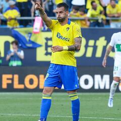 Negredo se reencontró con el gol en el mejor momento