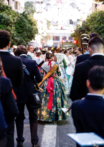 Este mircoles, 19 de marzo y da de San Jos, se celebrar el emocionante "Da de la Crem" en las Fallas de Valencia, donde ms de 700 monumentos que los artistas falleros han levantado por toda la ciudad ardern en un espectculo impresionante. Marcando el broche de oro de la fiesta ms emblemtica de Valencia y una de las ms multitudinarias de toda Espa?a. La noche se iluminar con fuegos artificiales.