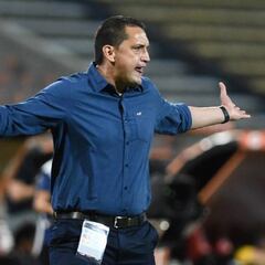 La mala hora de Bobadilla: Periodista lo acusa de agresión