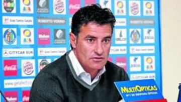 <b>CALMADO. </b>Míchel, ayer en su comparecencia ante los medios.