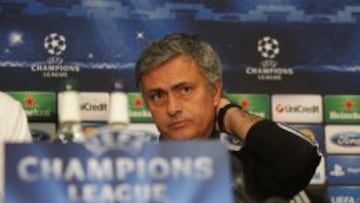 Mourinho compareció en rueda de prensa.