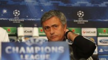 Mourinho compareci&oacute; en rueda de prensa.